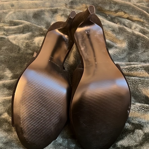 Kendall & Kylie Essie Black Suede Mule Pumps.
Sz 9 1/2 NWOT - Picture 7 of 8